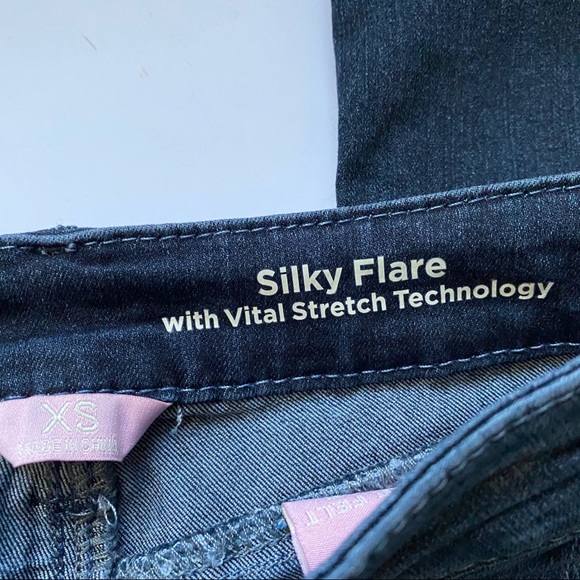 Laurie Felt Silky Flare Pull On Jeans NWT Size XS - Picture 11 of 14